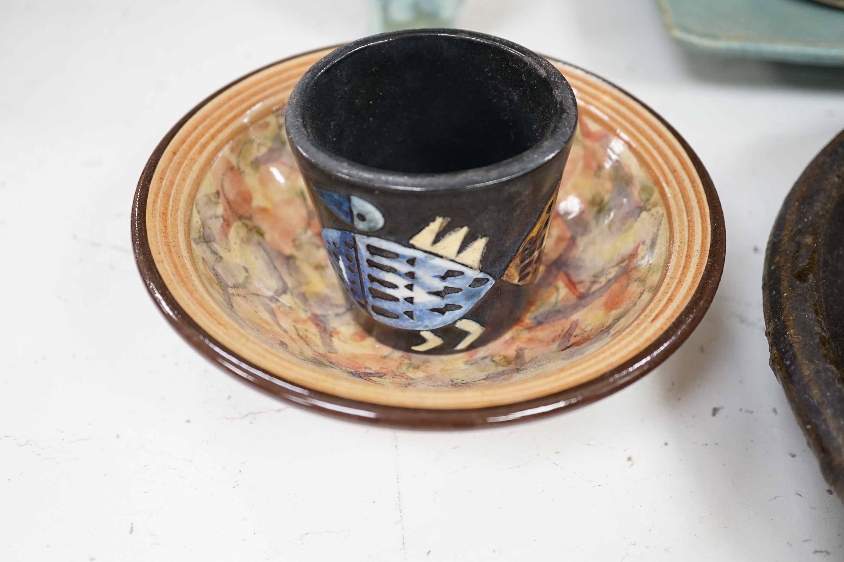 A quantity of mixed studio pottery, two Doulton vases, a large Bourne mug, a Roman style lamp, etc (19)